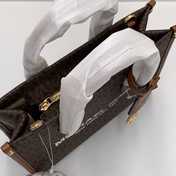 BEST PRICE 🔥Michael Kors Mirella Small Logo Crossbody Bag Brown signature color - Picture 8 of 14